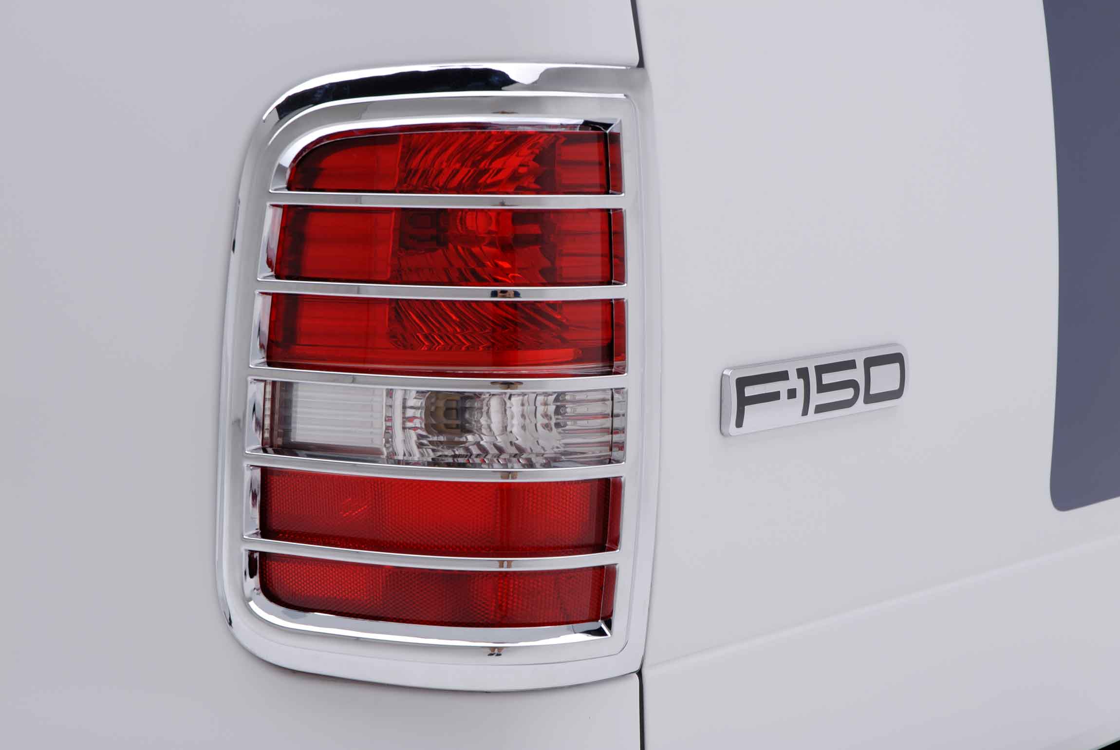Ford-F150-chrome-tail-light-.jpg